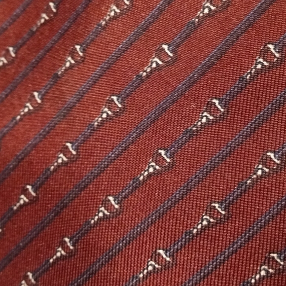 Christian Dior Burgundy w Horse Bit Design men's Silk Neck Tie. - Picture 2 of 4